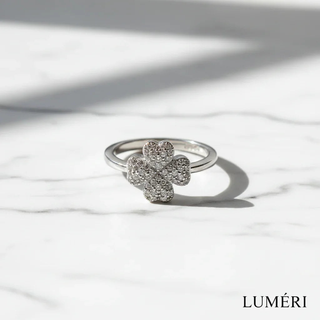 Luméri Essence | Ladies Ring Folli Follie 3r19s006c close-up detail – LUMÉRI