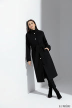 Luméri Studio | Coat Model black 1 – LUMÉRI