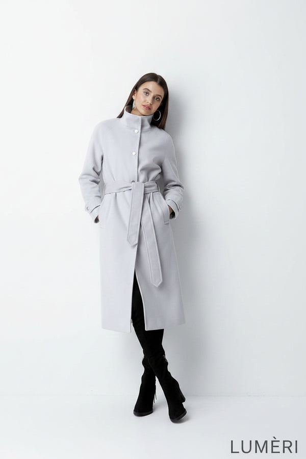 Luméri Studio | Coat Model gray 1– LUMÉRI
