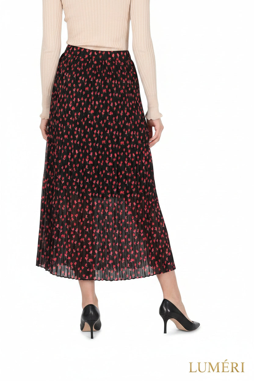 Luméri | Women's Black Skirt close-up detail – LUMÉRI