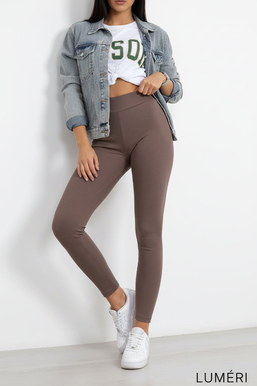 Luméri Studio | Ribbed Womens Leggings Made Of Cappuccino Cotton 3 close-up detail – LUMÉRI