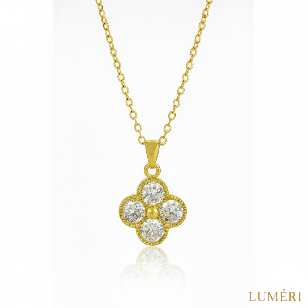 Luméri Bloom | Stainless Steel Crystal Clover Necklace For Women close-up detail – LUMÉRI