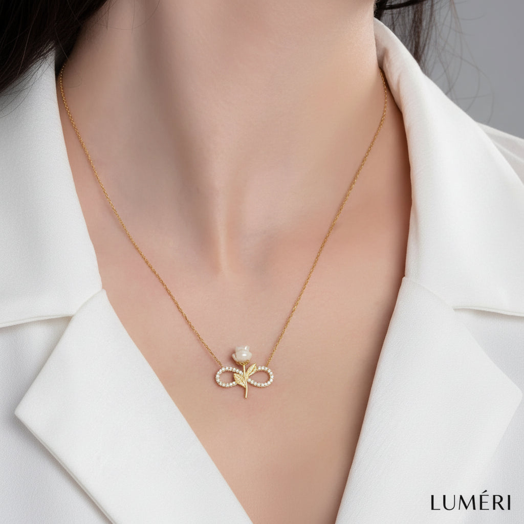 Luméri Aura | 925 Sterling Silver Gold Plated White Rose Infinity Necklace Zircon close-up detail – LUMÉRI