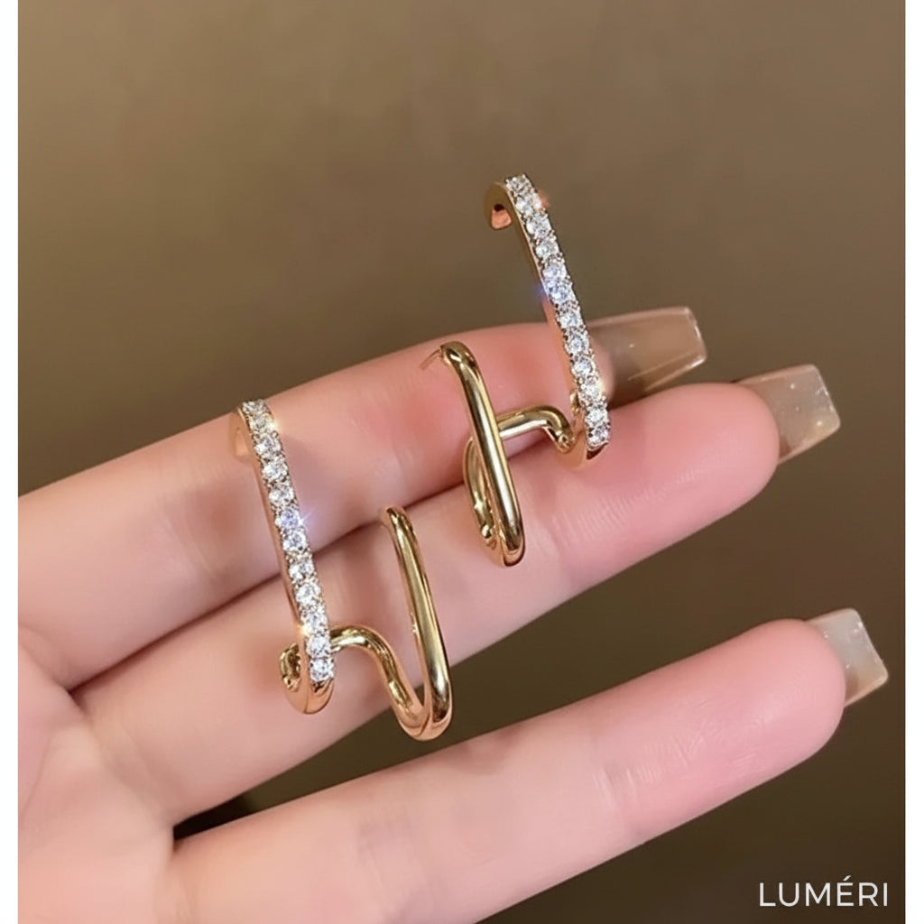 Luméri Aura | Zircon Stud Earrings Women Elegant Sparkling Crystal Everyday Jewelry close-up detail – LUMÉRI