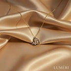 Luméri Bloom | 925 Sterling Silver Heart Pendant Crystal Diamond Style Necklace close-up detail – LUMÉRI