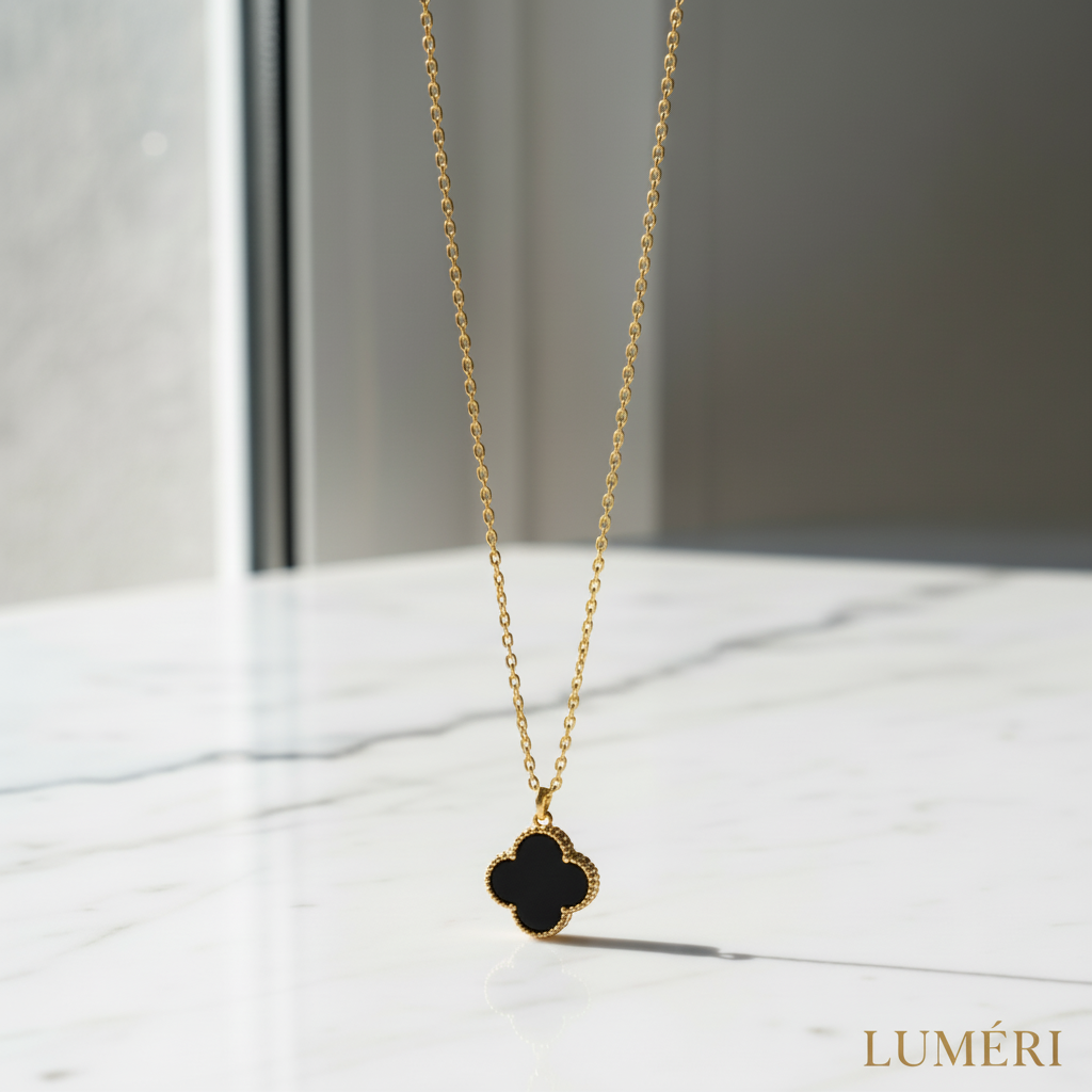 Luméri Bloom | Stainless Steel Black Clover Gold Necklace product photo – LUMÉRI