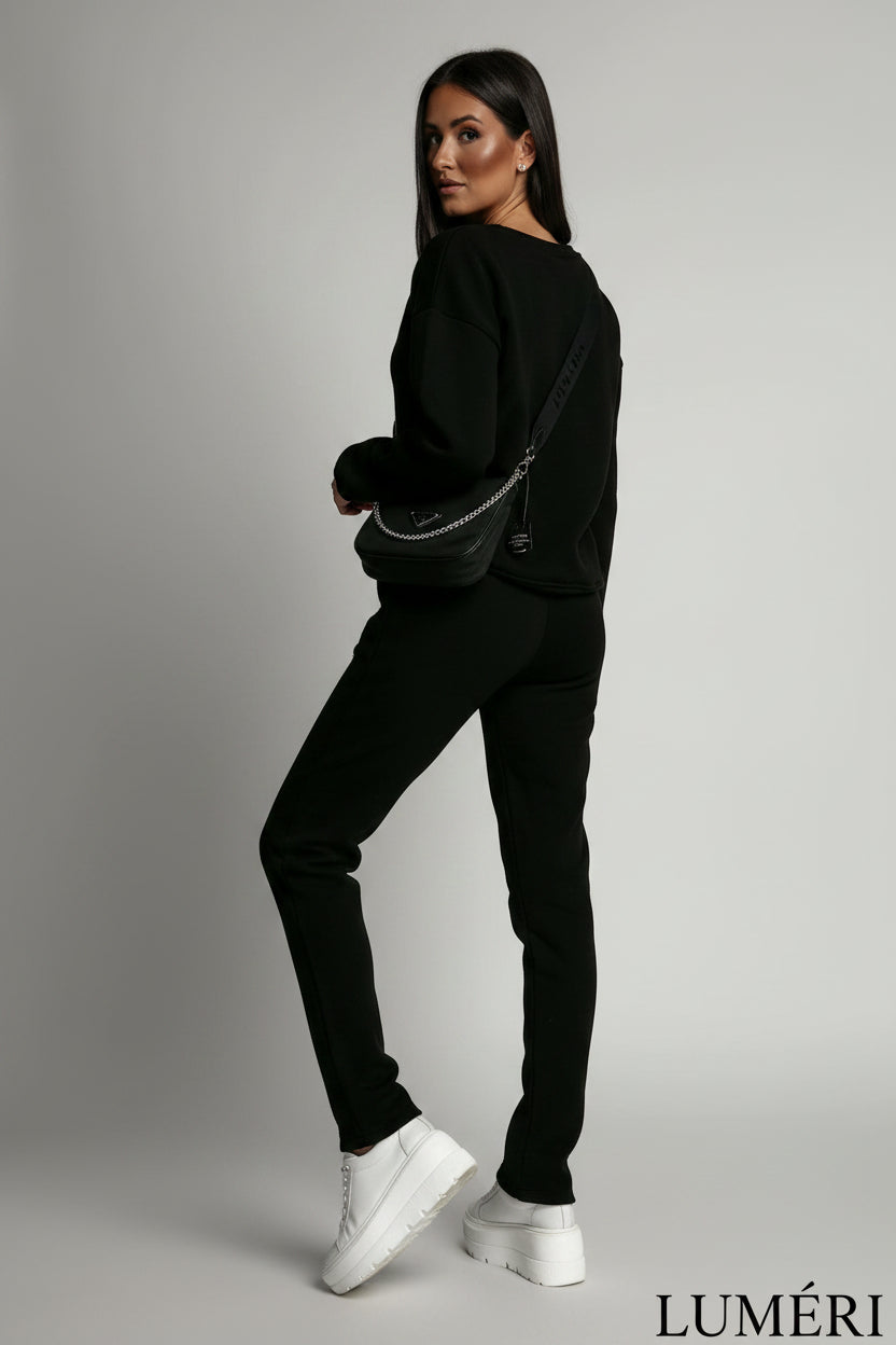 Luméri Leisure | Insulated Tracksuit For Women Sweatshirt And Loose Pants Black 2 worn on model – LUMÉRI