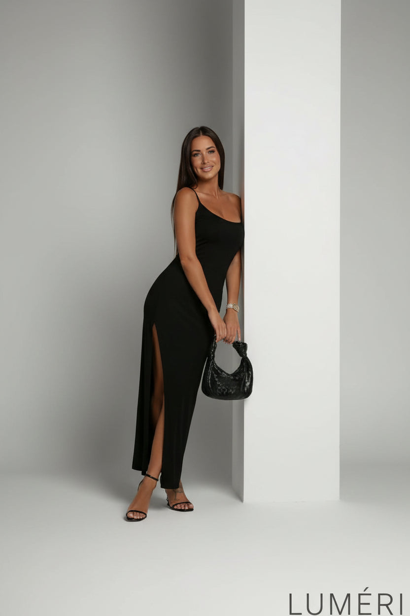 Luméri Muse | Maxi Dress With Straps Black 3 close-up detail – LUMÉRI